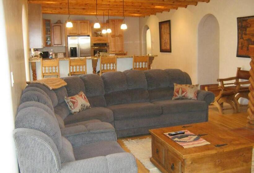 Shady Brook Inn Village/resort