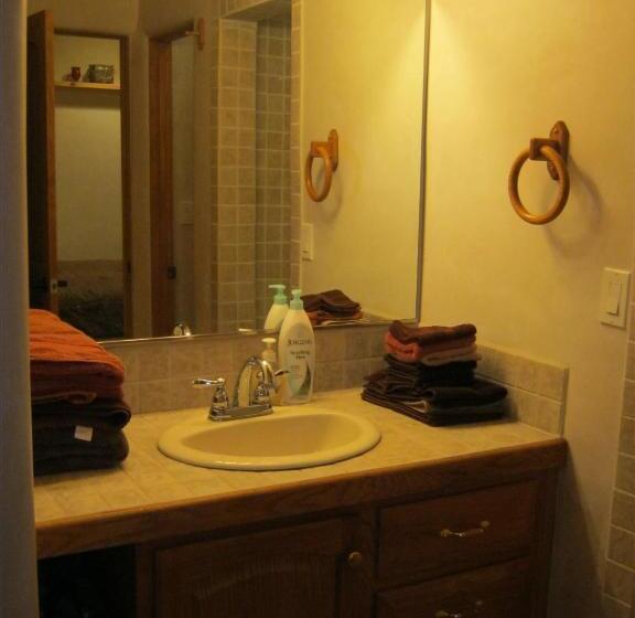 Shady Brook Inn Village/resort