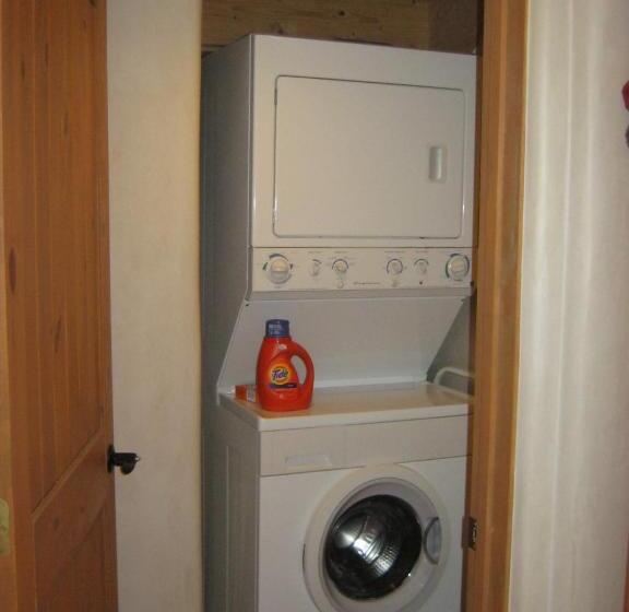 Shady Brook Inn Village/resort