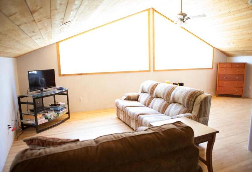 Shady Brook Inn Village/resort