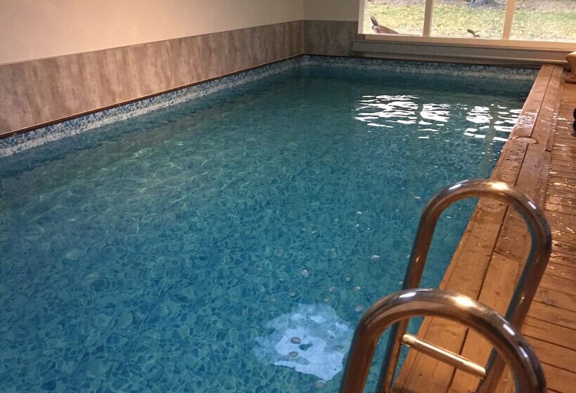 Tomasdal Vandrarhem Hostel