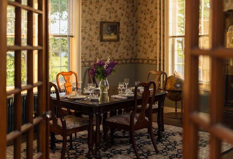 Yale Manor B&b & Yurt Glamping