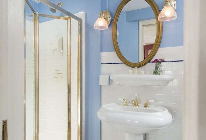 Yale Manor B&b & Yurt Glamping