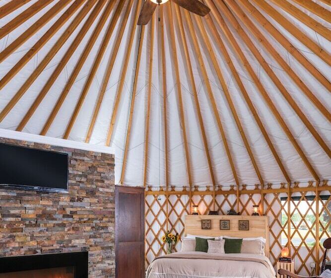 Yale Manor B&b & Yurt Glamping