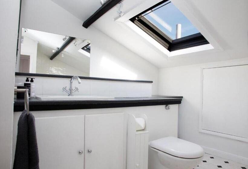 Ye Olde Saddlery B&b