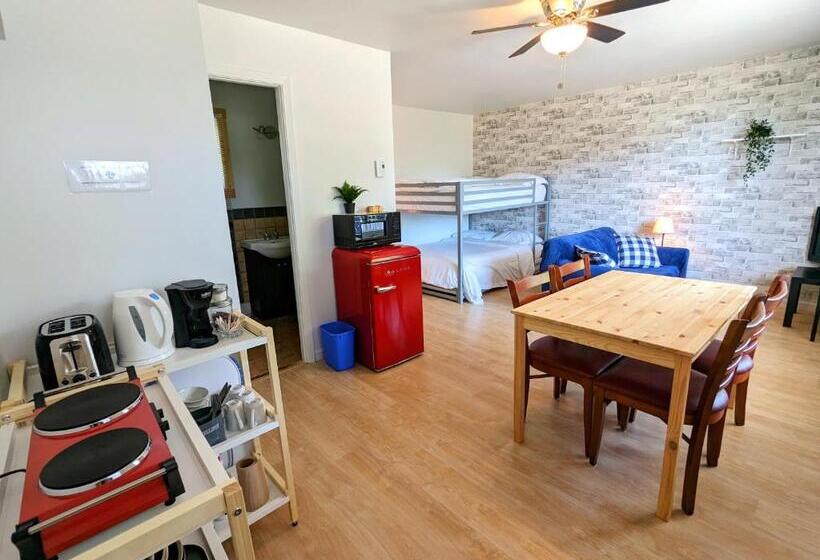 ユースホステル Auberge De La Rive De Charlevoix Auberge De Jeunesse Familiale Pour Voyageurs De Tous âges