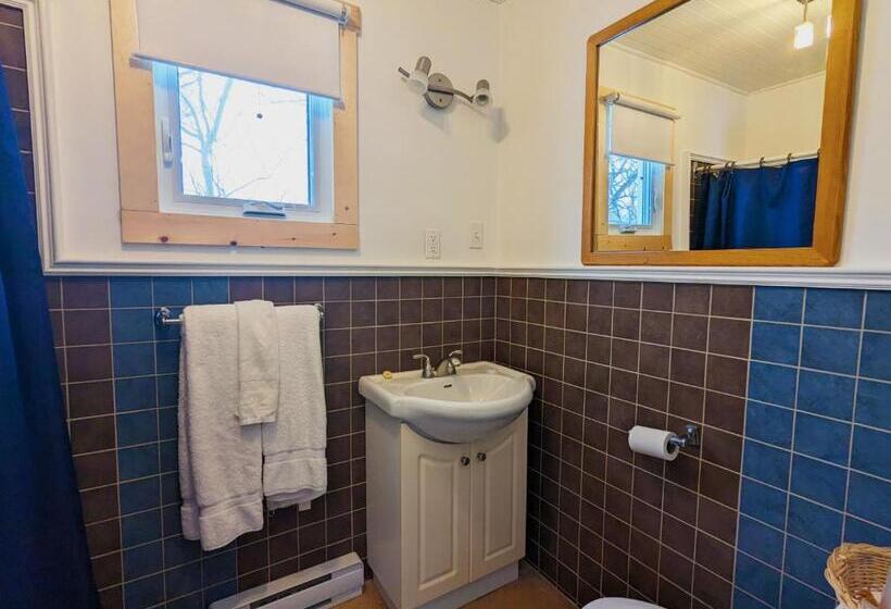 ユースホステル Auberge De La Rive De Charlevoix Auberge De Jeunesse Familiale Pour Voyageurs De Tous âges