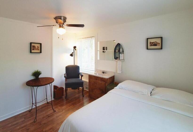 ユースホステル Auberge De La Rive De Charlevoix Auberge De Jeunesse Familiale Pour Voyageurs De Tous âges