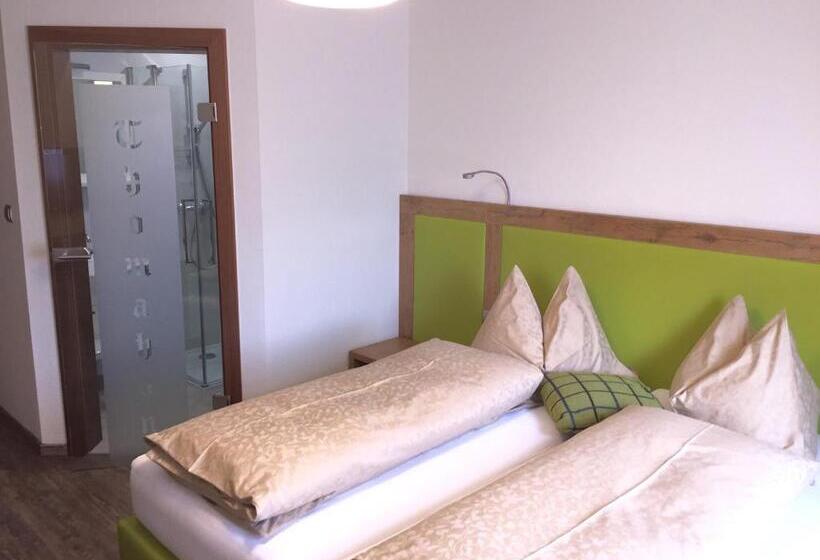 הוסטל Gästehaus Thomahan