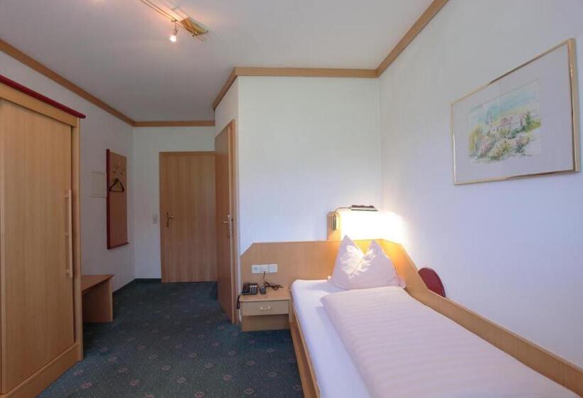 הוסטל Gästehaus Thomahan