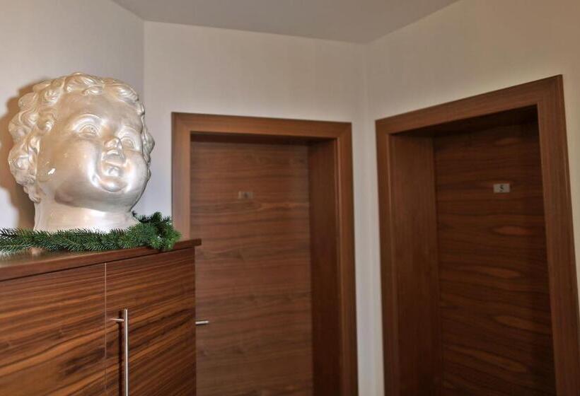 הוסטל Gästehaus Thomahan