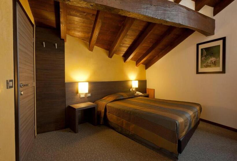 호스텔 Locanda Sant Ambrogio