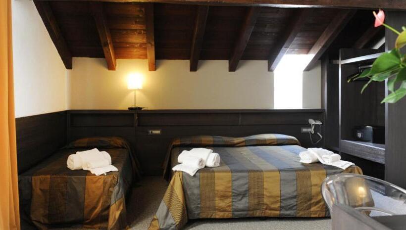 호스텔 Locanda Sant Ambrogio