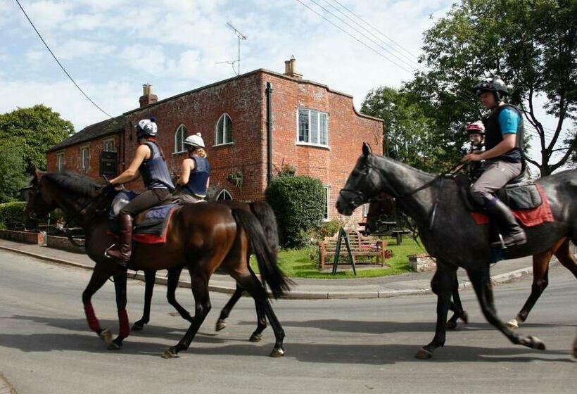 فندق صغير Manor House Inn