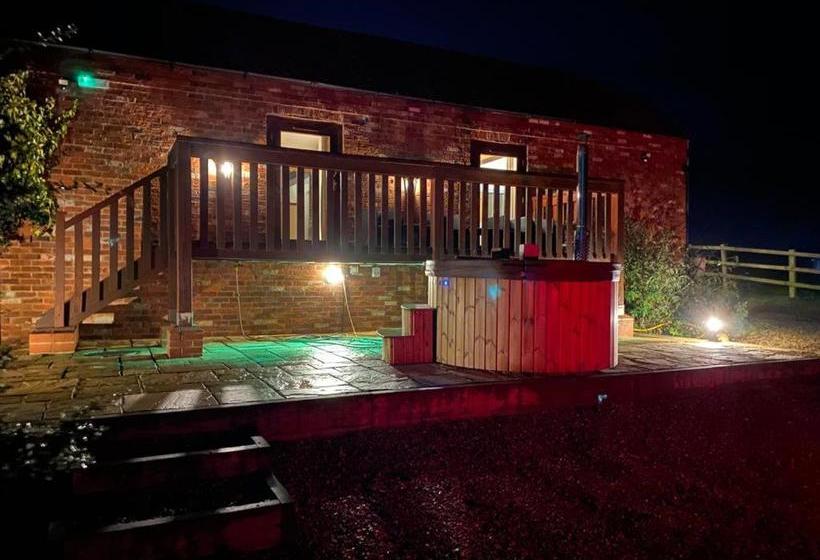 Общежитие Staunton Arms