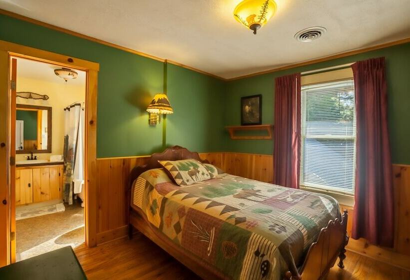 فندق صغير The Big Moose Inn