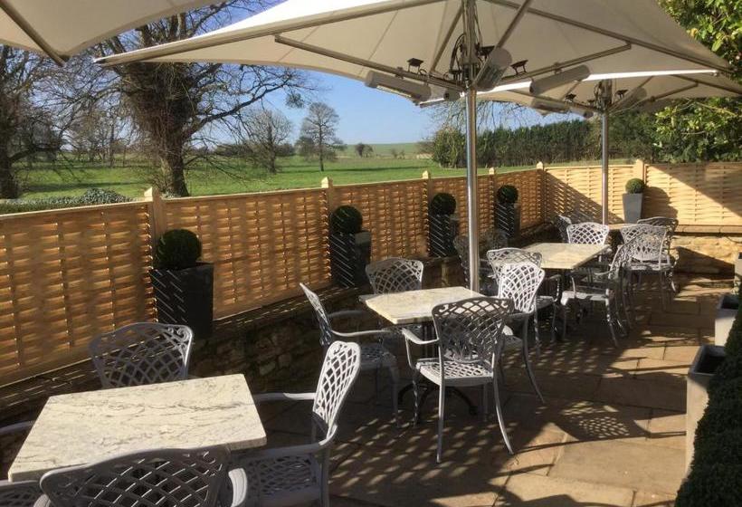 Общежитие The Brownlow Arms Inn