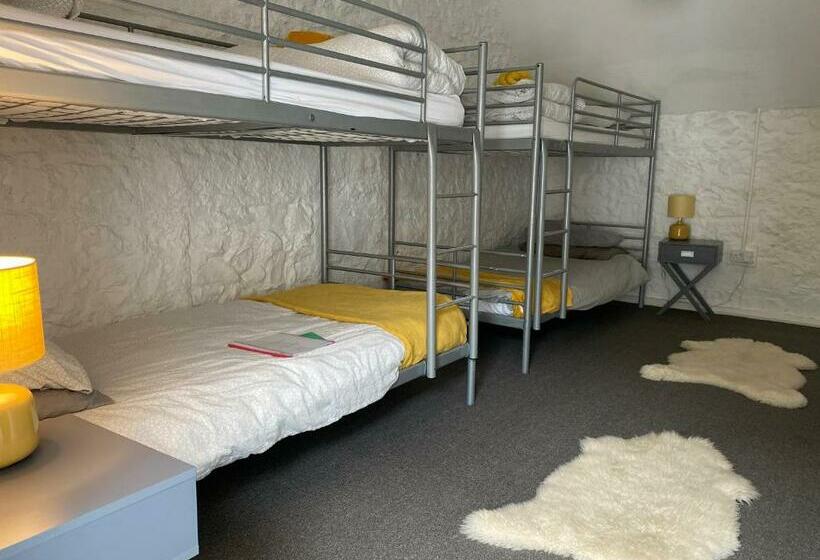 旅馆 The Bunkhouse