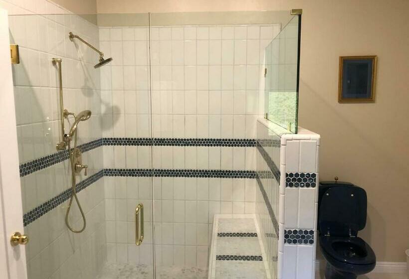 ユースホステル The Castle Inn Of The Lost Coast