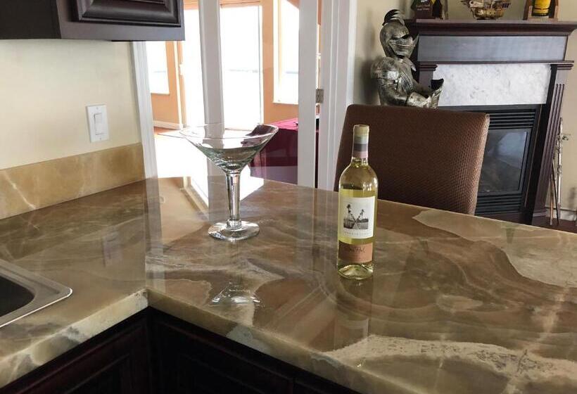 ユースホステル The Castle Inn Of The Lost Coast