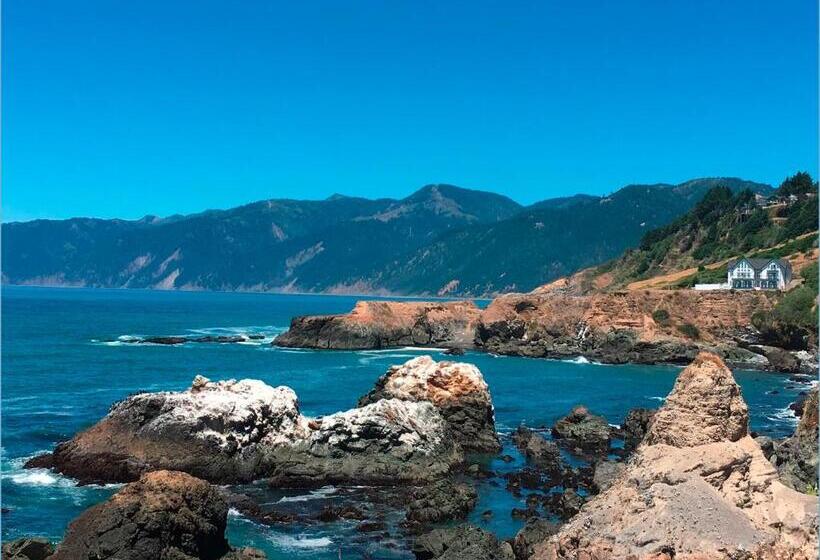 ユースホステル The Castle Inn Of The Lost Coast