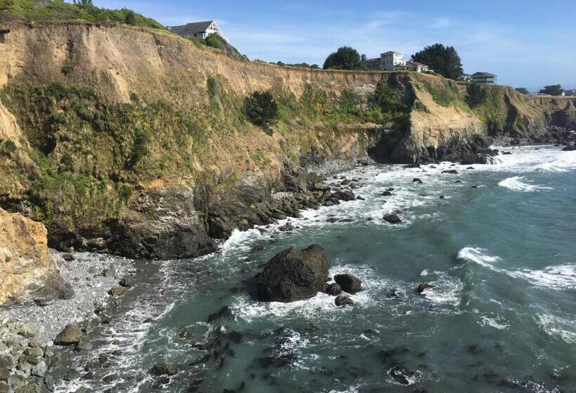 ユースホステル The Castle Inn Of The Lost Coast