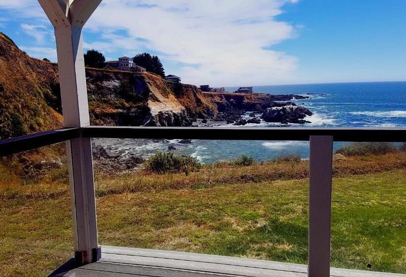 ユースホステル The Castle Inn Of The Lost Coast