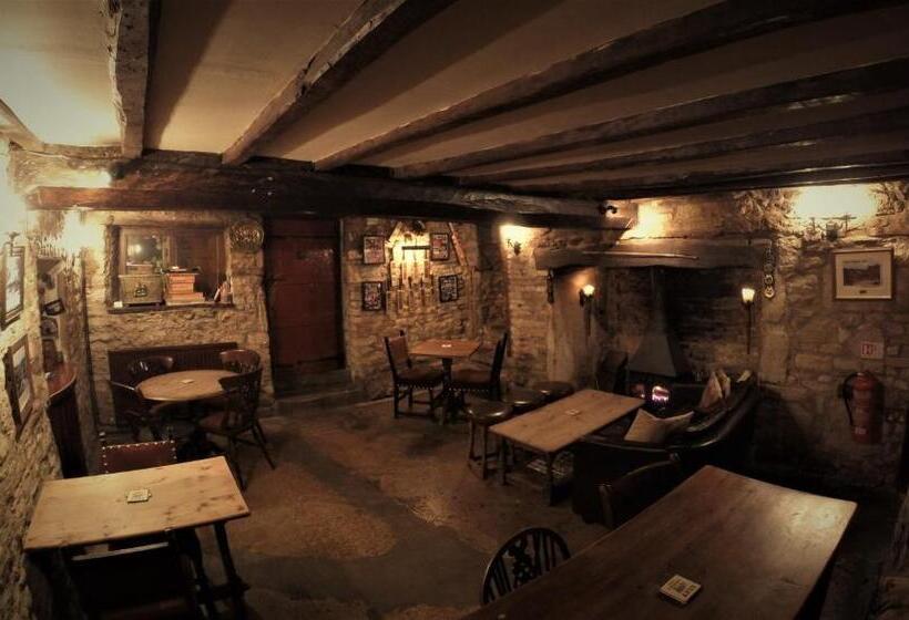 ユースホステル The Crown Inn