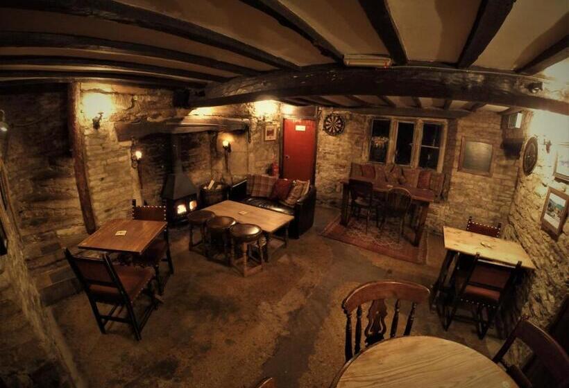 ユースホステル The Crown Inn