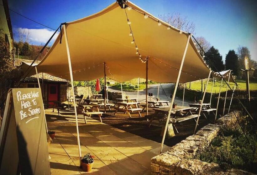 ユースホステル The Crown Inn