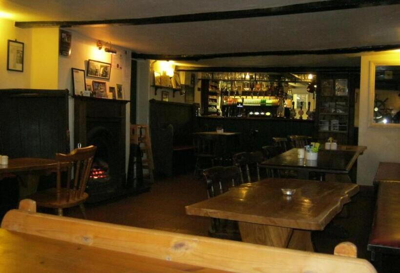 ユースホステル The Ship Inn
