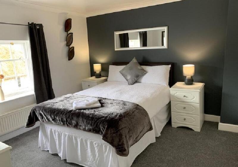 فندق صغير The Silverton Inn