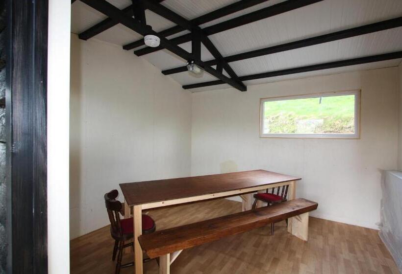 Общежитие The White Horse Inn Bunkhouse