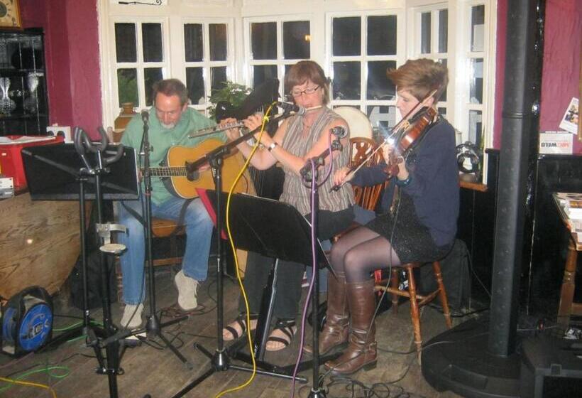 旅馆 Turfcutters Arms