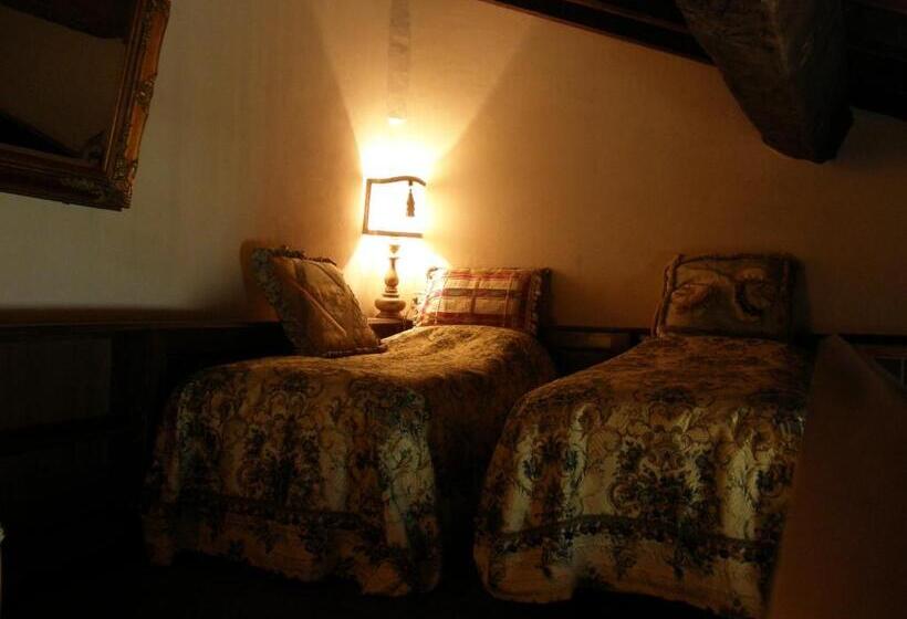 ベッドアンドブレックファースト Castello Di Vigoleno