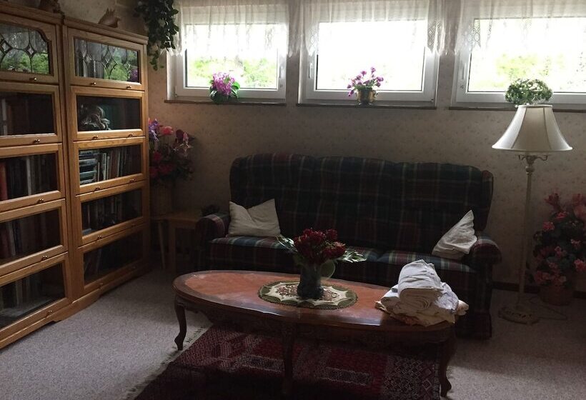 مبيت وإفطار Chalet Rosemarie