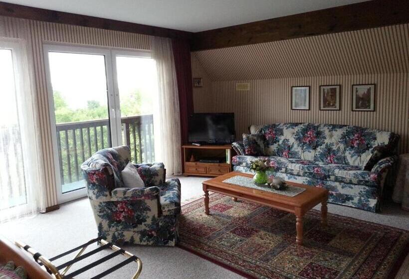 مبيت وإفطار Chalet Rosemarie