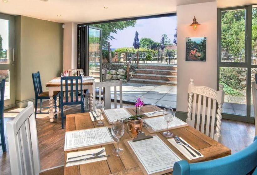 민박 Chequers Inn