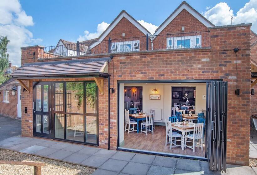 ベッドアンドブレックファースト Chequers Inn