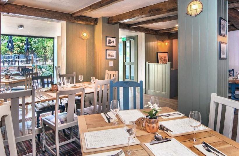 민박 Chequers Inn