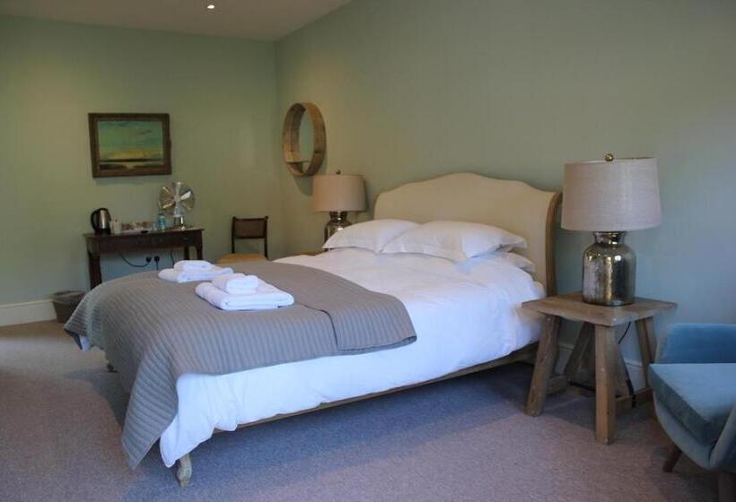 צימר Chippenham Park Garden Rooms