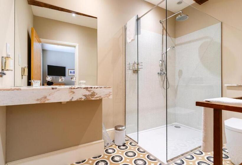 צימר Chippenham Park Garden Rooms