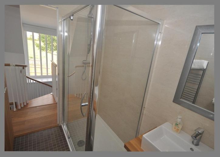 צימר Court Farm Barns