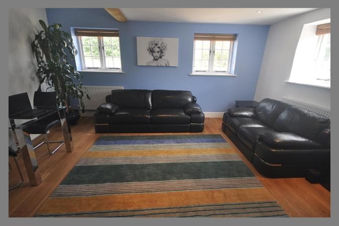 צימר Court Farm Barns