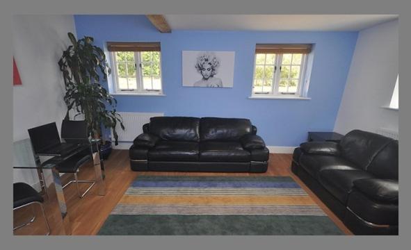 צימר Court Farm Barns