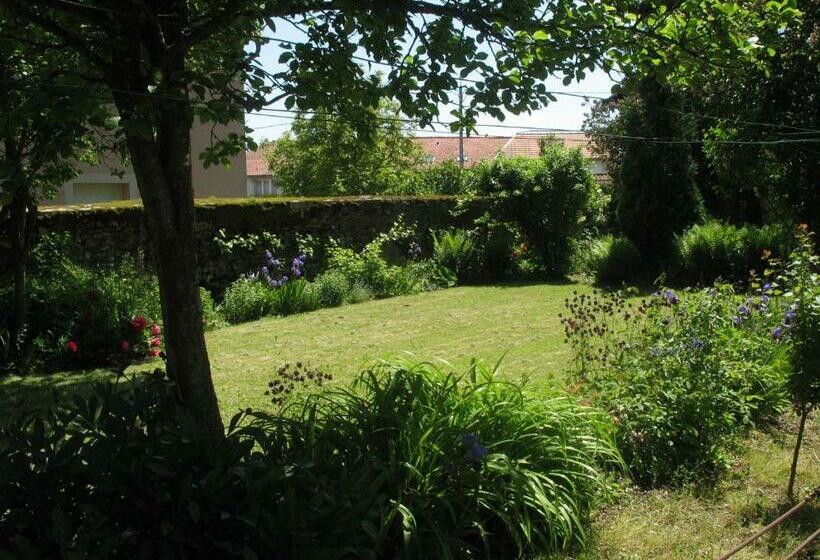 ベッドアンドブレックファースト Les Jardins De La Grange