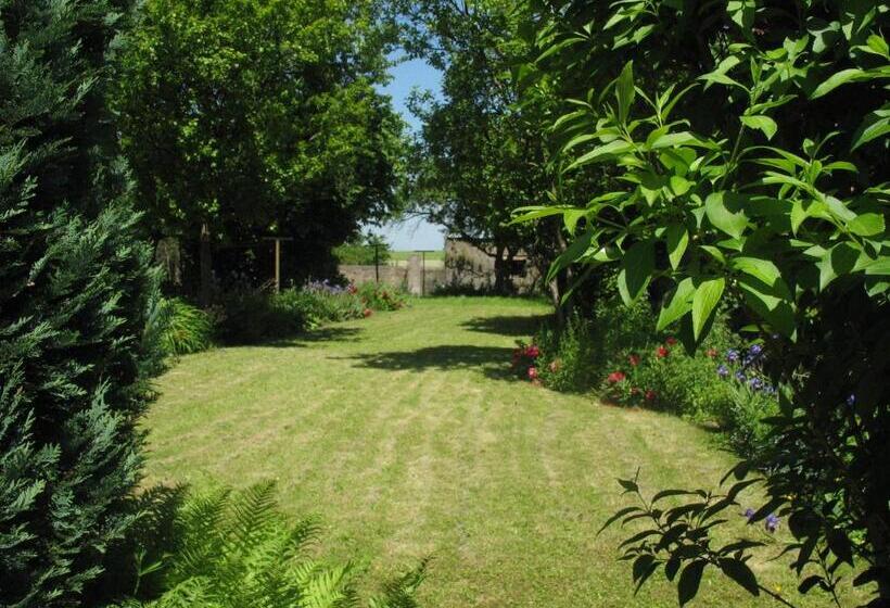 ベッドアンドブレックファースト Les Jardins De La Grange