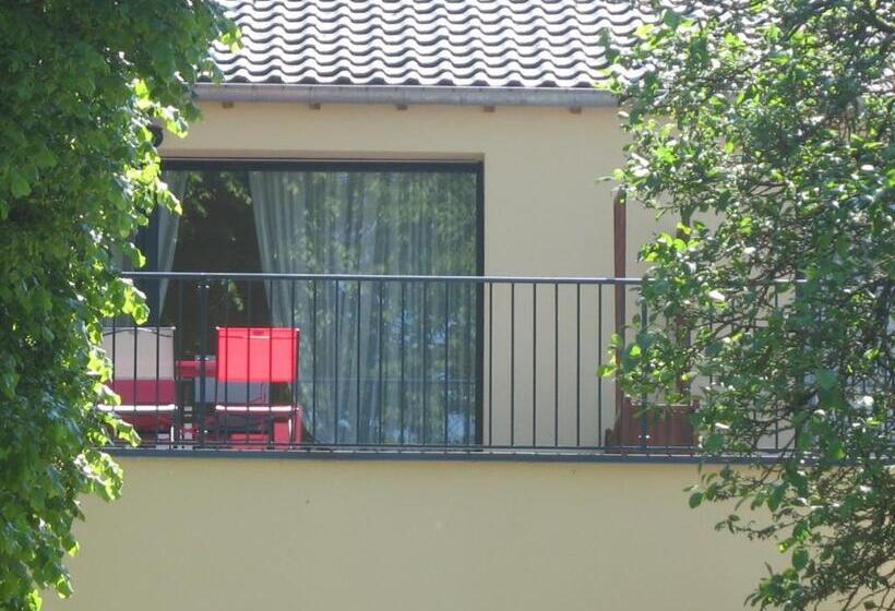 ベッドアンドブレックファースト Les Jardins De La Grange