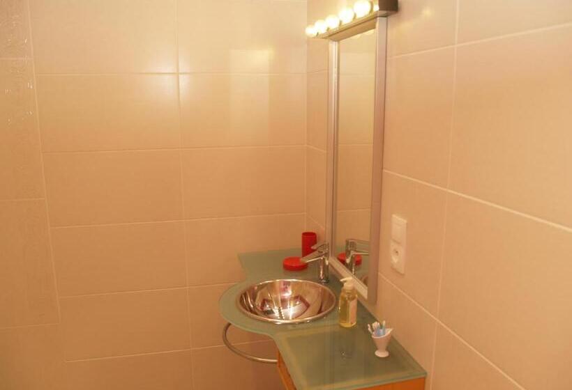 ベッドアンドブレックファースト Les Jardins De La Grange