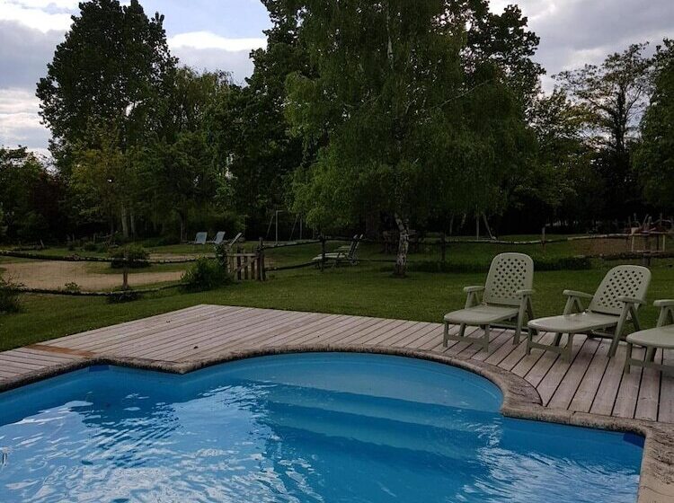 Bed and Breakfast Les Roberderies